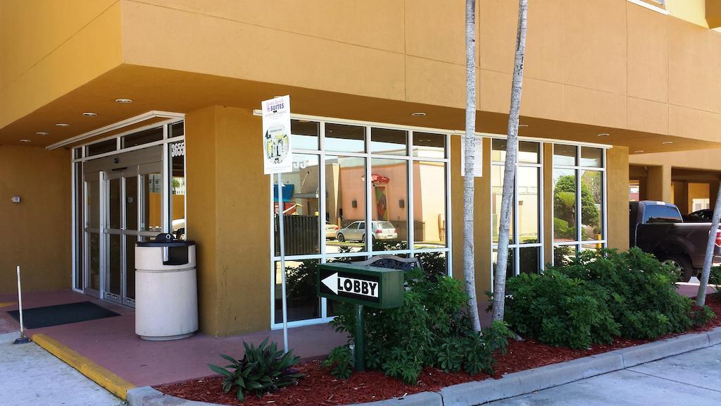Cocoa Beach Suites Hotel Εξωτερικό φωτογραφία